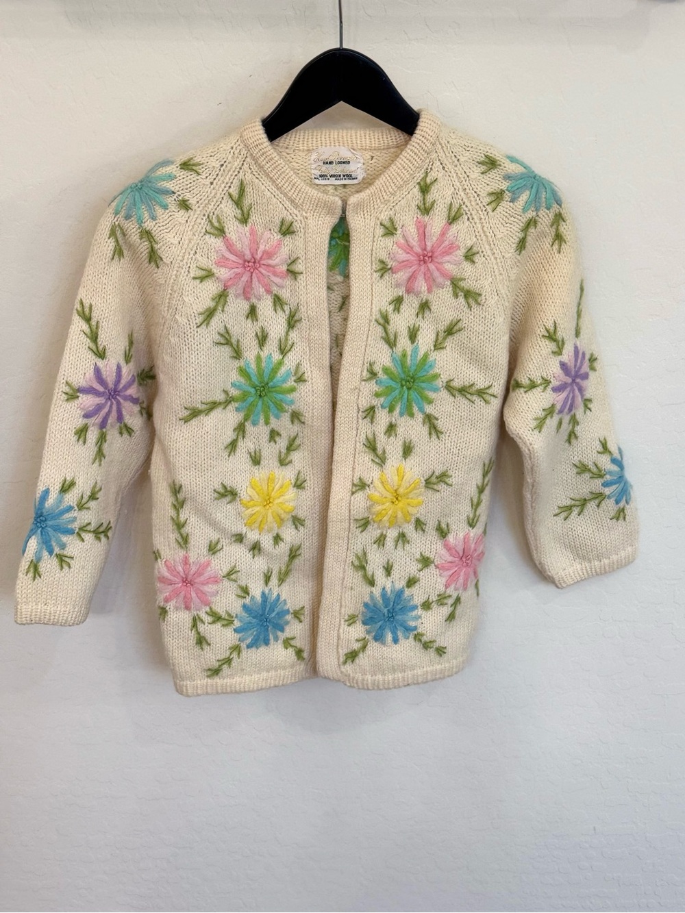 Vtg 60s 70s Hand Loomed 100% Virgin Wool Floral Embroidered Cardigan Sweater S/M